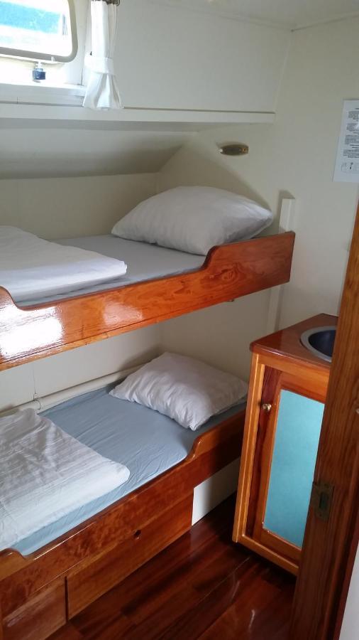 Hostel Tjalkjacht Pelikaan Enkhuizen Zewnętrze zdjęcie