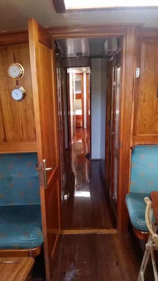 Hostel Tjalkjacht Pelikaan Enkhuizen Zewnętrze zdjęcie